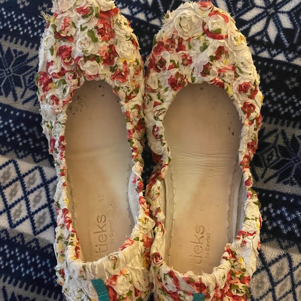 Size 10 Rose Garden Tieks